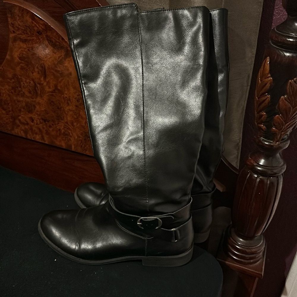 Black boots